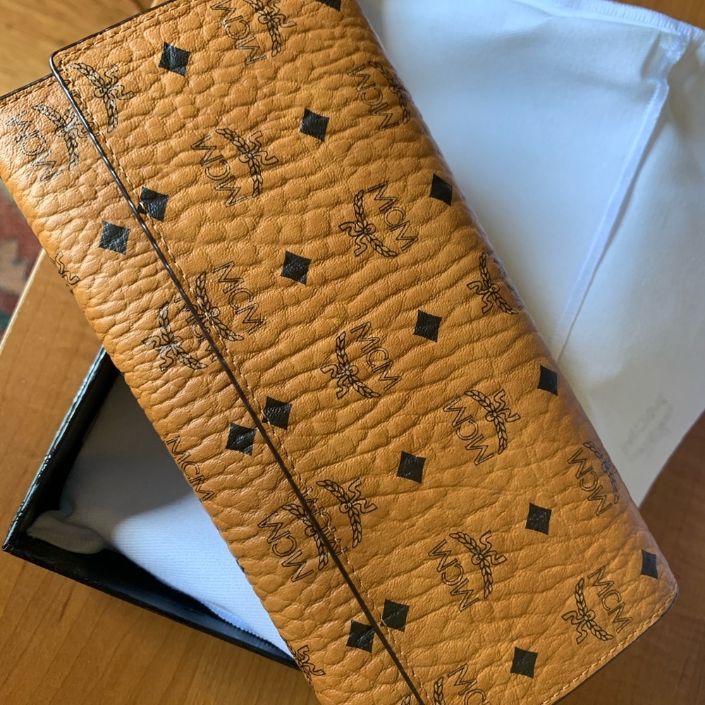 MCM Visetos Large TriFold Wallet Cognac